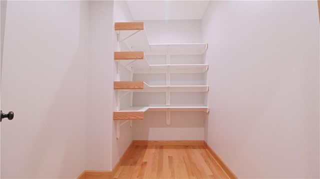 1074 NE 121st Road, Warrensburg, MO 64093