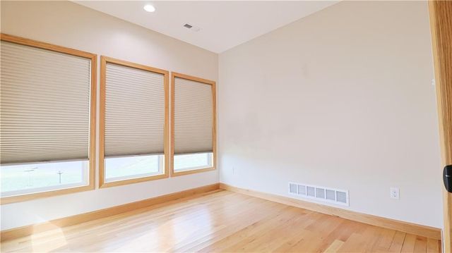 1074 NE 121st Road, Warrensburg, MO 64093