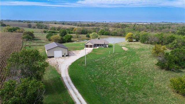 1074 NE 121st Road, Warrensburg, MO 64093