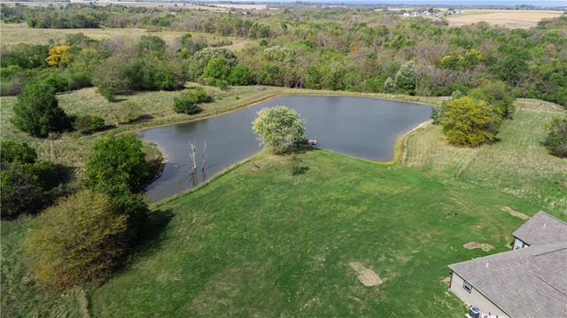 1074 NE 121st Road, Warrensburg, MO 64093