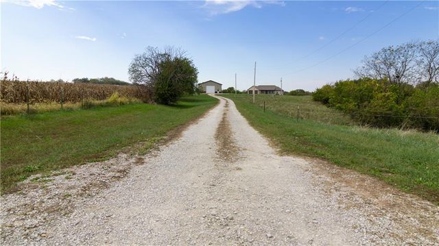 1074 NE 121st Road, Warrensburg, MO 64093