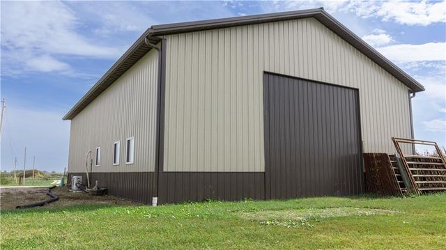 1074 NE 121st Road, Warrensburg, MO 64093