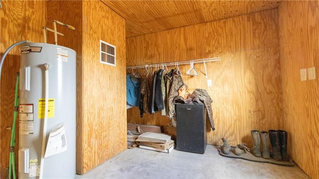 1074 NE 121st Road, Warrensburg, MO 64093