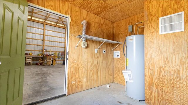 1074 NE 121st Road, Warrensburg, MO 64093