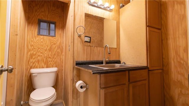 1074 NE 121st Road, Warrensburg, MO 64093