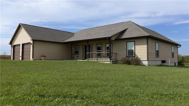 1074 NE 121st Road, Warrensburg, MO 64093
