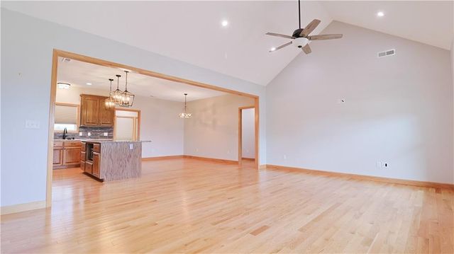 1074 NE 121st Road, Warrensburg, MO 64093