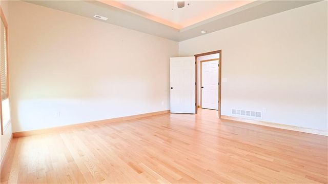 1074 NE 121st Road, Warrensburg, MO 64093