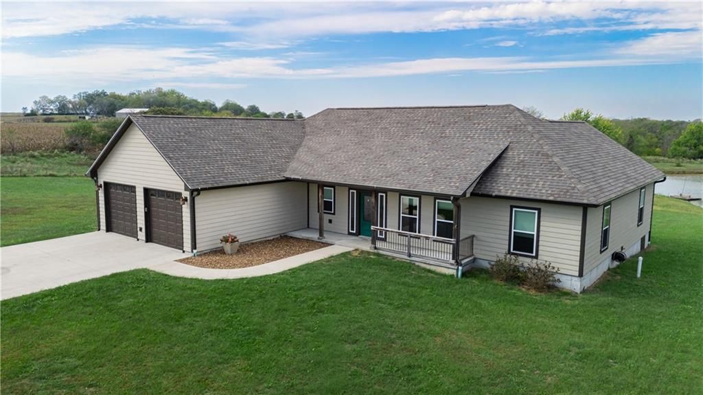 1074 NE 121st Road, Warrensburg, MO 64093