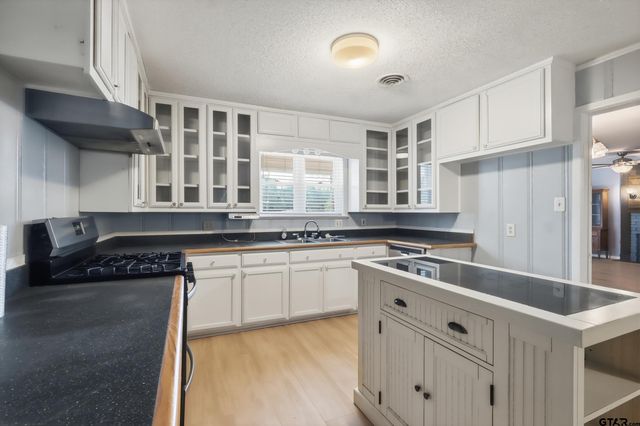 804 S Mill St, Winnsboro, TX 75494