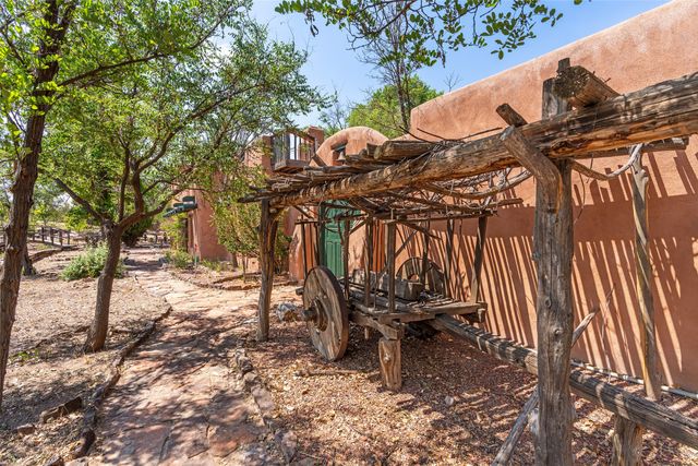 18 Destierro Trail, Pojoaque, NM 87506