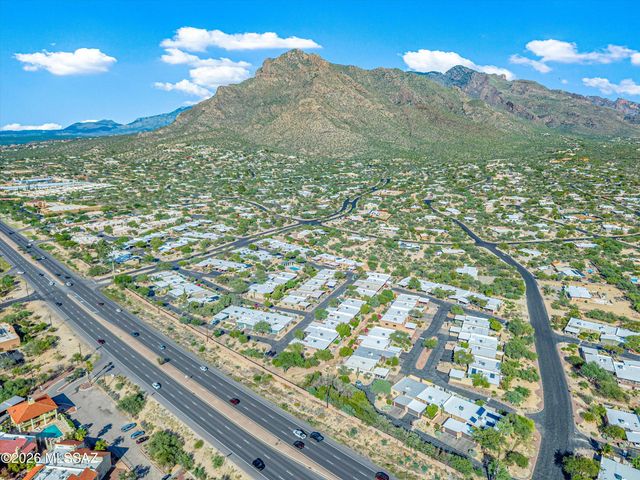 88 E Cholla Shadows Drive, Oro Valley, AZ 85704