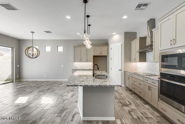 2661 S OLYMPIC Drive, Gilbert, AZ 85295