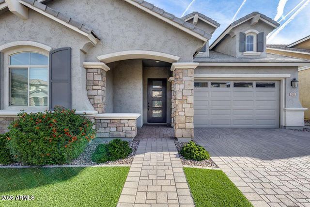 2661 S OLYMPIC Drive, Gilbert, AZ 85295