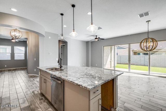 2661 S OLYMPIC Drive, Gilbert, AZ 85295