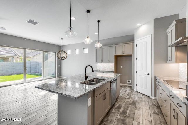 2661 S OLYMPIC Drive, Gilbert, AZ 85295