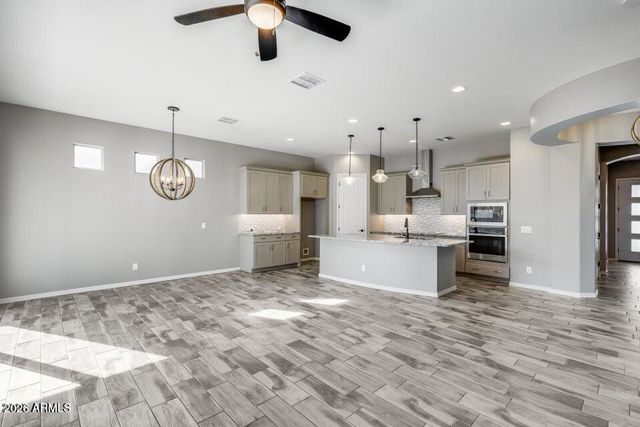 2661 S OLYMPIC Drive, Gilbert, AZ 85295