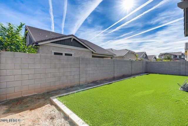 2661 S OLYMPIC Drive, Gilbert, AZ 85295