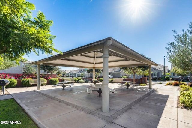 2661 S OLYMPIC Drive, Gilbert, AZ 85295