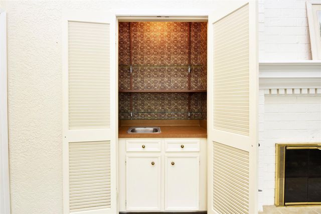 900 Chateau Place, Richmond, TX 77469