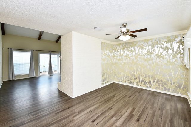 900 Chateau Place, Richmond, TX 77469