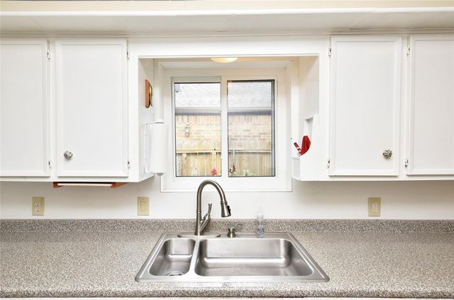 900 Chateau Place, Richmond, TX 77469