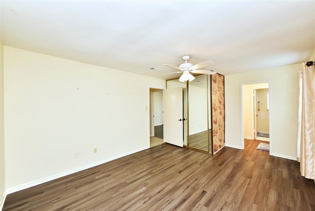 900 Chateau Place, Richmond, TX 77469