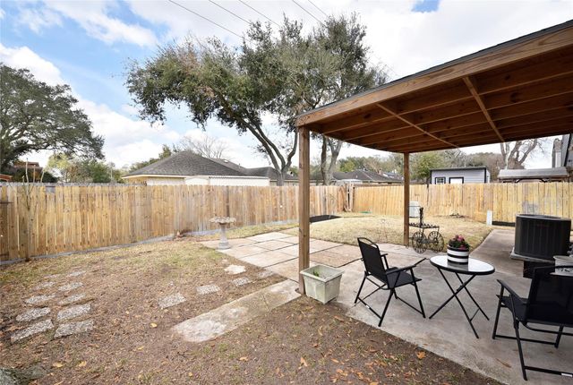 900 Chateau Place, Richmond, TX 77469