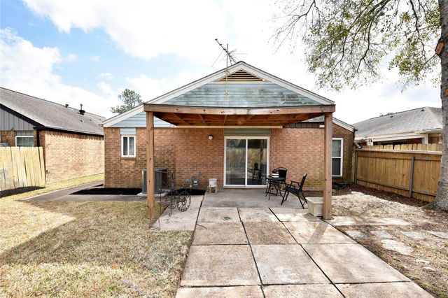 900 Chateau Place, Richmond, TX 77469