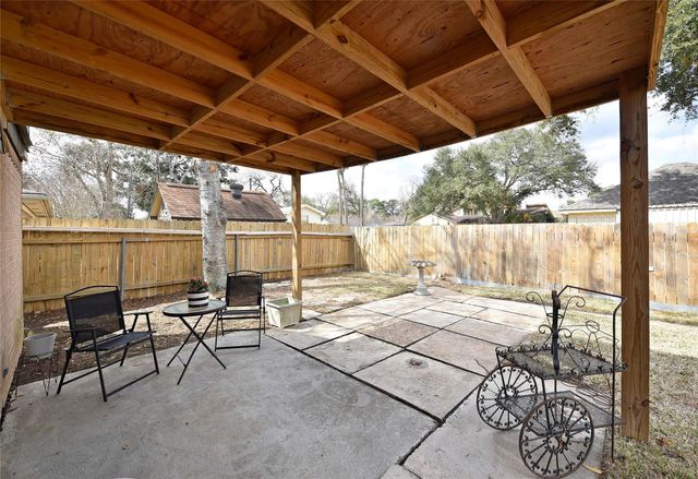 900 Chateau Place, Richmond, TX 77469