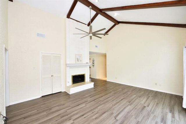 900 Chateau Place, Richmond, TX 77469