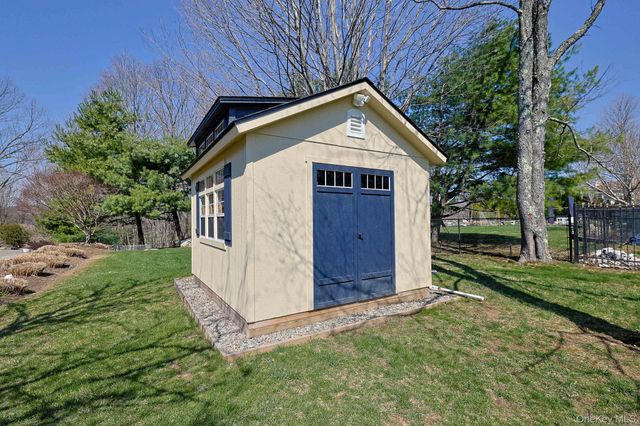 27 Kaitlin Drive, Mahopac, NY 10541