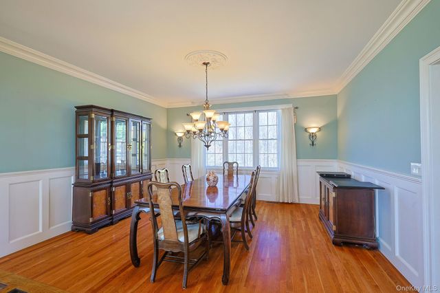 27 Kaitlin Drive, Mahopac, NY 10541