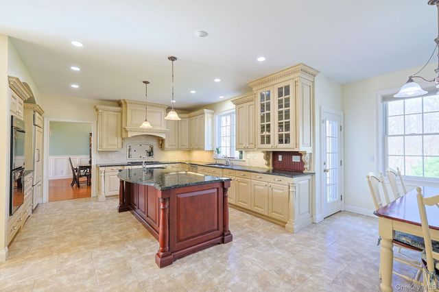 27 Kaitlin Drive, Mahopac, NY 10541