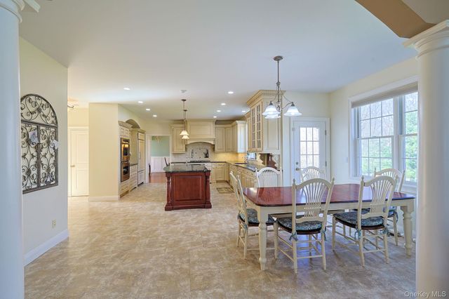 27 Kaitlin Drive, Mahopac, NY 10541