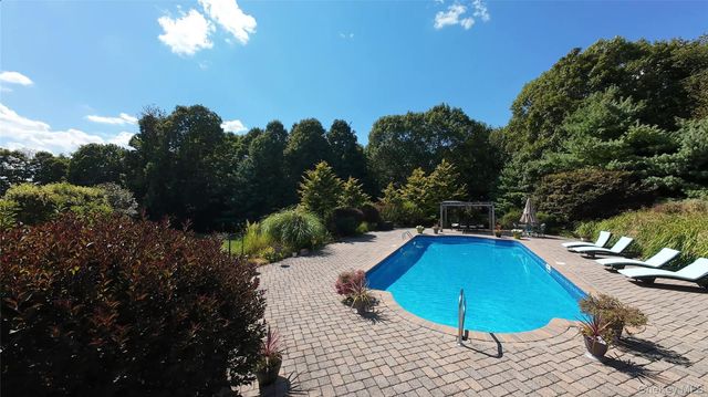 27 Kaitlin Drive, Mahopac, NY 10541