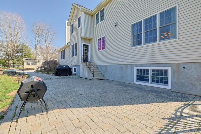 27 Kaitlin Drive, Mahopac, NY 10541