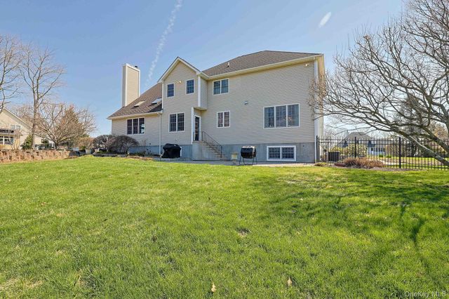 27 Kaitlin Drive, Mahopac, NY 10541