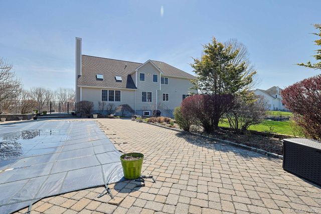 27 Kaitlin Drive, Mahopac, NY 10541