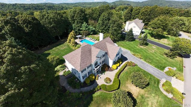 27 Kaitlin Drive, Mahopac, NY 10541
