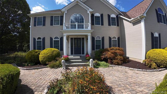27 Kaitlin Drive, Mahopac, NY 10541