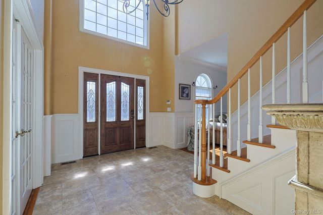 27 Kaitlin Drive, Mahopac, NY 10541