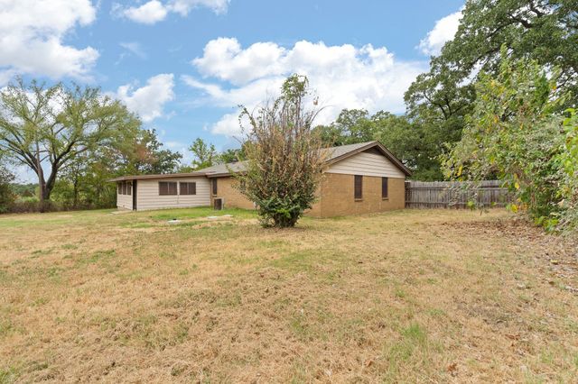 3016 E Renfro Street, Burleson, TX 76028