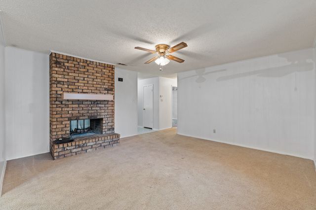 3016 E Renfro Street, Burleson, TX 76028
