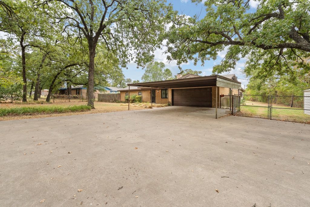 3016 E Renfro Street, Burleson, TX 76028 — photo 3