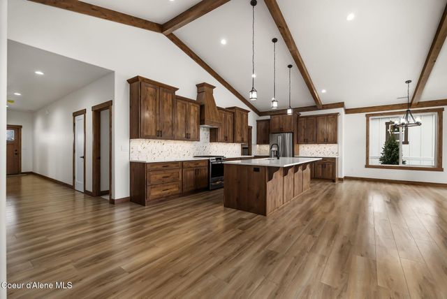 127 Backtrack RD, Sandpoint, ID 83864