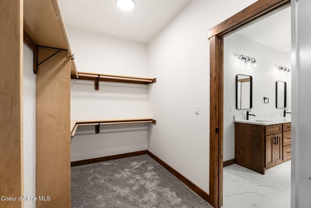 127 Backtrack RD, Sandpoint, ID 83864