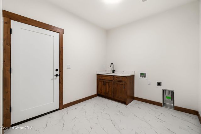 127 Backtrack RD, Sandpoint, ID 83864