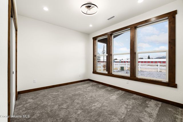 127 Backtrack RD, Sandpoint, ID 83864