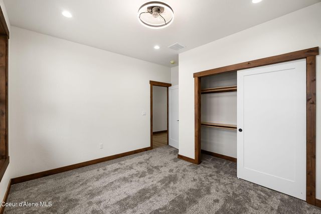 127 Backtrack RD, Sandpoint, ID 83864